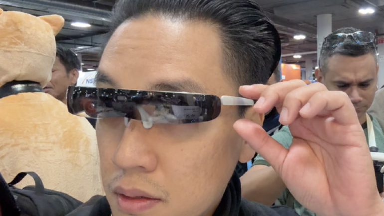 Kính thông minh tới từ Nhật Bản giúp người mắc cận thị và viễn thị nhìn rõ được vật thể mà không cần đi đo mắt