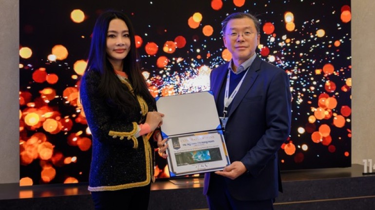 Đã có người Việt đầu tiên mua TV Micro LED 'siêu khủng' của Samsung, giá đắt ngang một căn hộ tiền tỷ