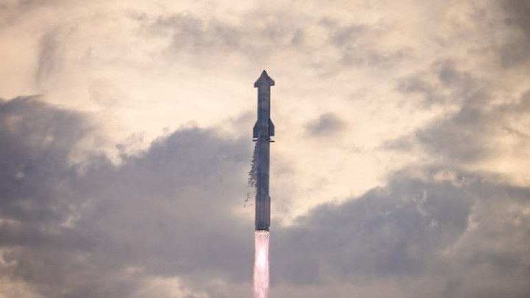 SpaceX phóng thử nghiệm lần 3 tên lửa mạnh nhất thế giới