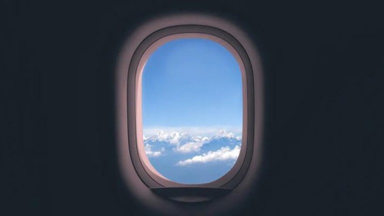 Vì sao cửa sổ trên máy bay lại có hình oval chứ ko phải hình vuông?