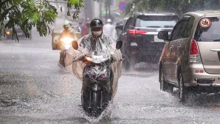 Tuần tới miền Bắc lại có đợt mưa dông dài ngày, thời điểm nào hết nắng nóng?