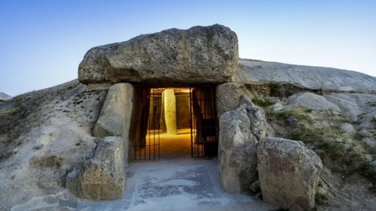 Tiết lộ cách người xưa xây dựng di tích đá khổng lồ Menga Dolmen