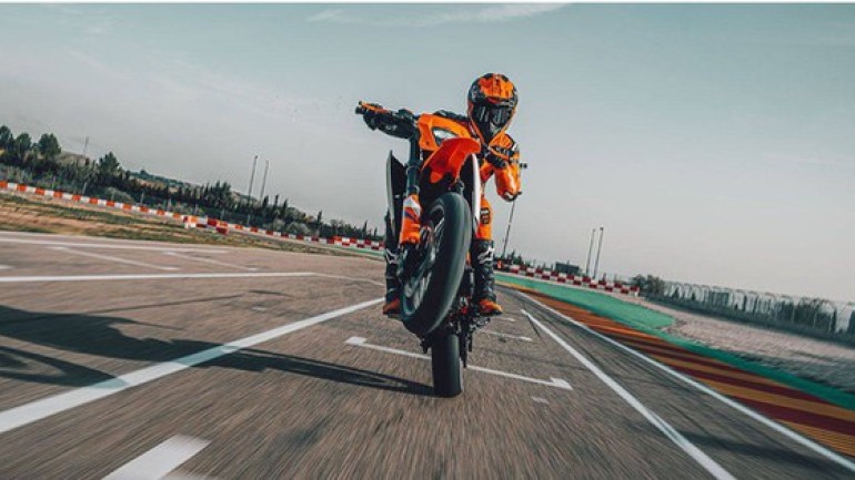 KTM ra mắt 125 SMC R và 390 SMC R: Sự lựa chọn đầy hấp dẫn trong phân khúc Supermoto